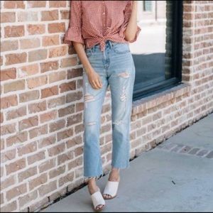 The Perfect Vintage Cropped Distressed Jean